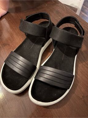 Ecco Black and White Platform Sandals